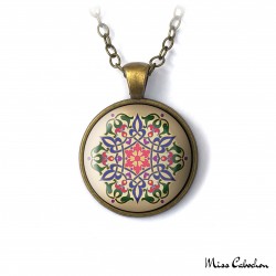 Necklace with floral motifs