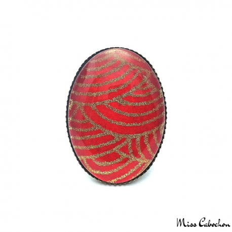 Oval red ring
