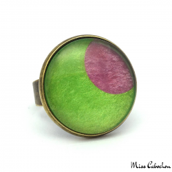 Fashion ring - Pink Moon on Green