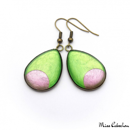 Teardrop earrings - Pink Moon on Green