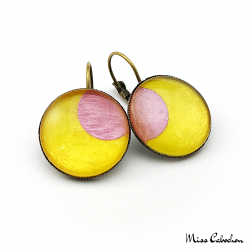 Round earrings - Pink Moon on Yellow