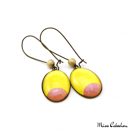 Dangle earrings - Pink Moon on Yellow