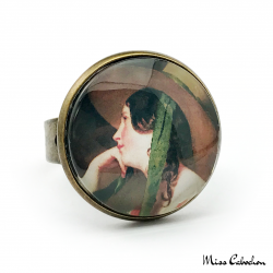 Ring "The young woman with a hat"